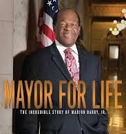 어느 날 밝혀진 시장님의 숨겨진 비밀 – 매리온 배리 이야기 marion barry