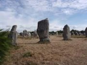 수수께끼의 열석 – 카낙 얼라인먼츠 Carnac Alignments